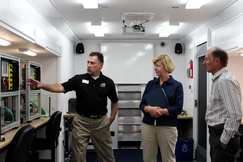 Senator Baldwin visits Lakeshore Technical College