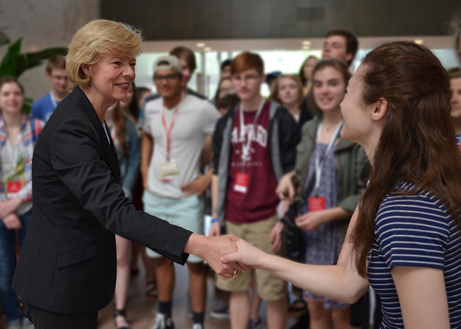 senator_baldwin_students